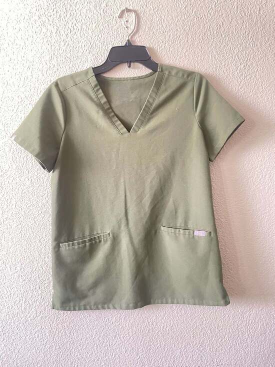 FIGS Other - Figs Casma Three-Pocket Scrub Top Olive Green Women's XS